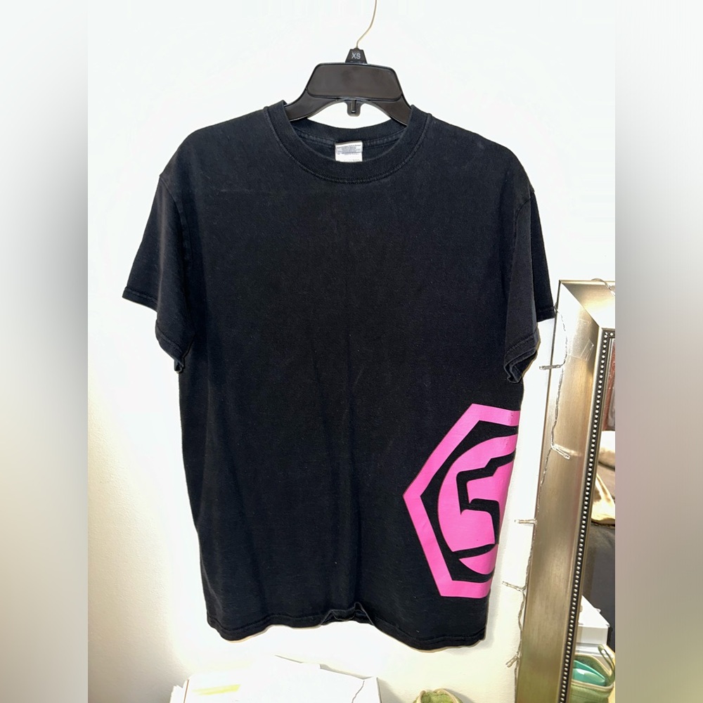 Golden Matco tools Breast Cancer Awareness black shirt. Adult Medium.